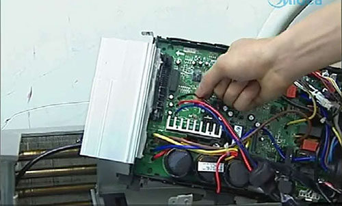 卡若美的空调电话是多少